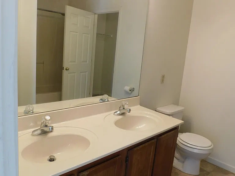 4770 N Briar Gate Dr — Photo 4