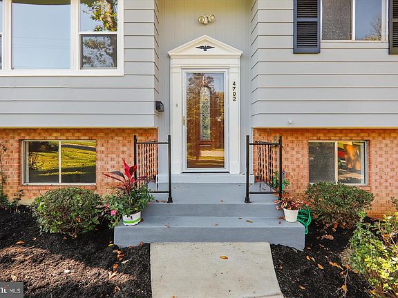 2nd image of 4702 Iris St