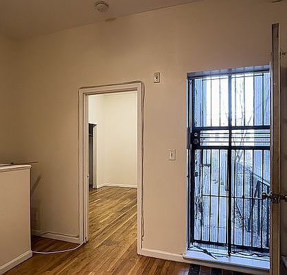 5th image of 687 Lincoln Pl #1L