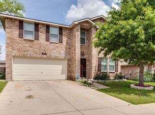 631 Silvertop Rd, Arlington, TX 76002