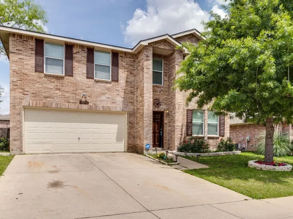631 Silvertop Rd, Arlington, TX 76002