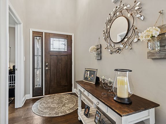 3rd image of 539 Sudbury Cir