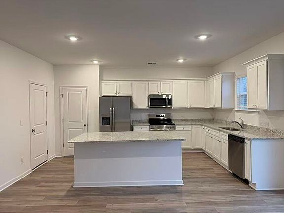 3rd image of 105 Elijah St