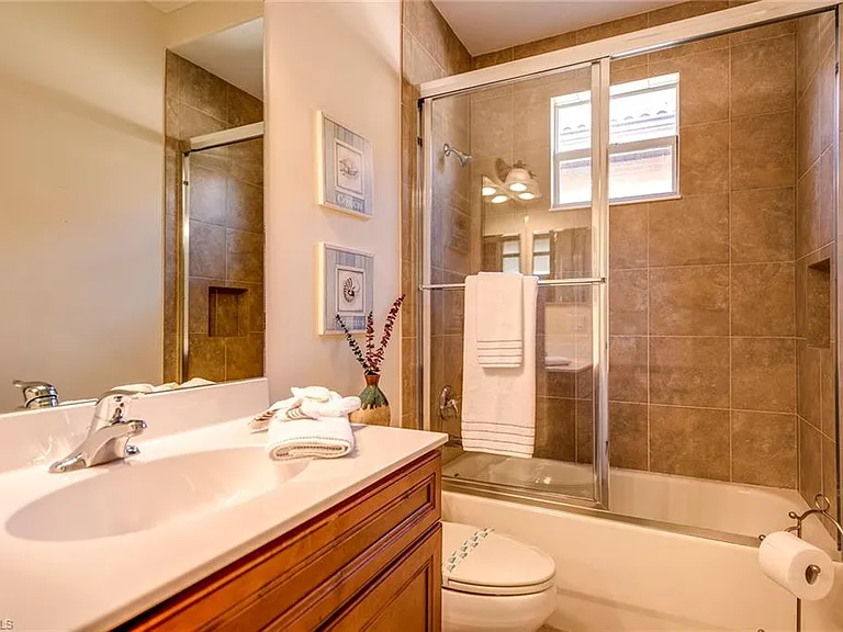 6065 Divot Ct — Photo 11