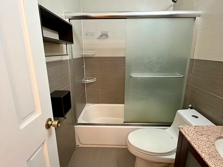 1077 Dean St #2R — Photo 8
