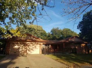 1826 N Farmstead St, Wichita, KS 67208