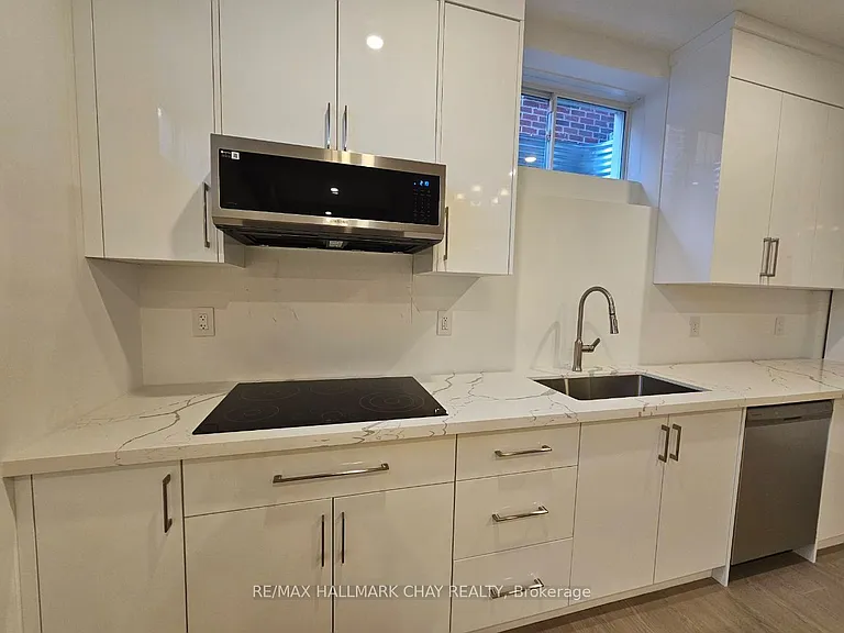 63 Victoria Wood Ave #LOWER — Photo 10