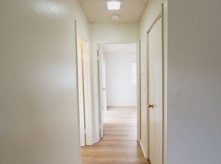 1 Bedroom Upstairs Apartment For Rent in Oxnard!, Oxnard, CA 93033