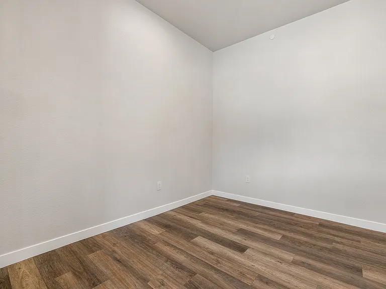 Ponderosa Apartments — Photo 35