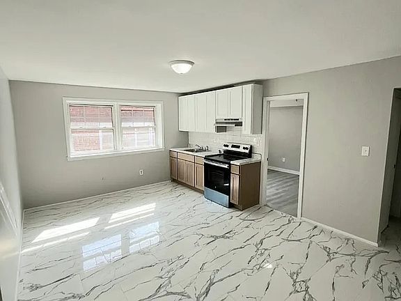 2nd image of 207 S 10th St Floor 1