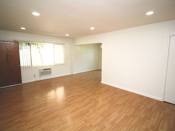 4th image of 335 N Howard St #A