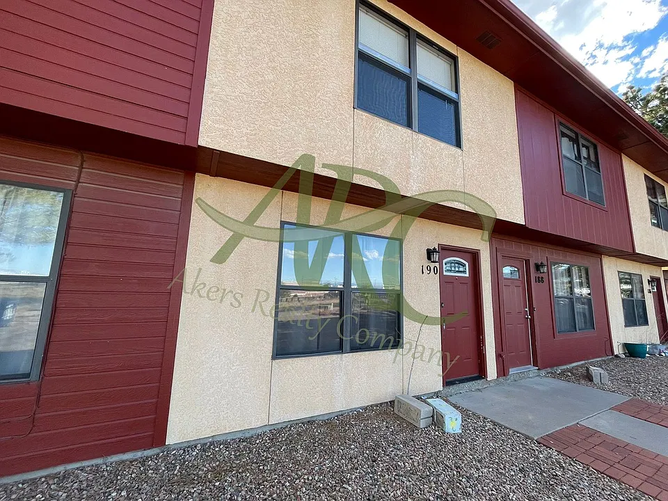 186-192 E Spaulding Ave