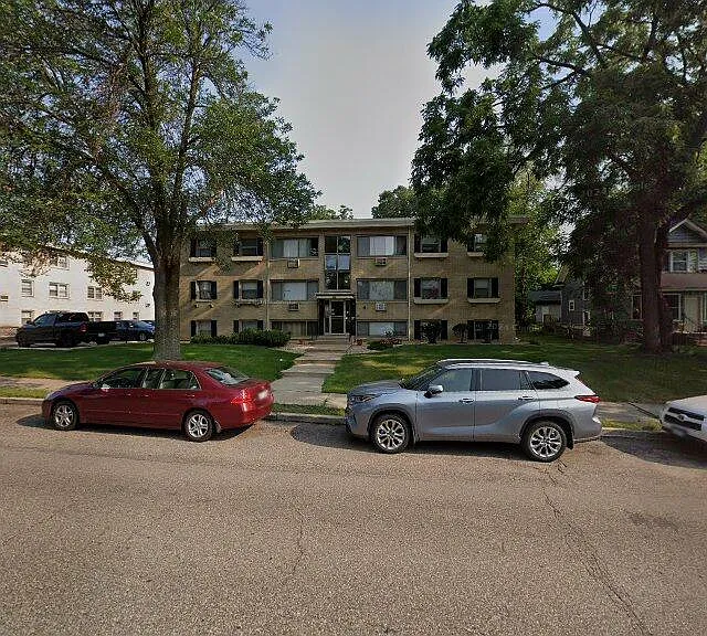 1807 Stillwater Ave E #4 — Photo 1