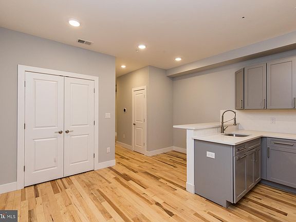 5th image of 1142 Frankford Ave #2