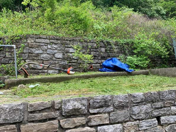 430 Clinton Springs Ave #B