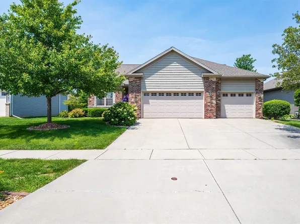 1720 Eide Rd, Bloomington, IL 61704