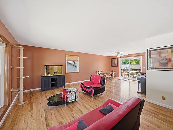 5th image of 230 Devron Cir