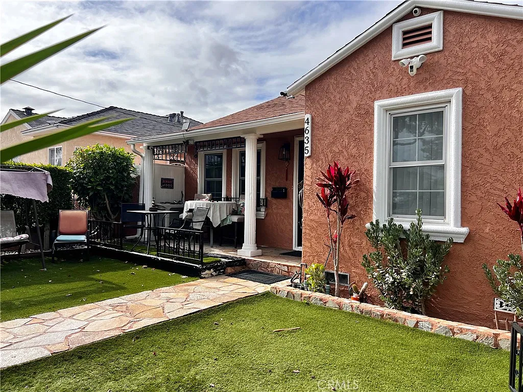 3 bed, 986 sqft, $4,500 — Photo 3