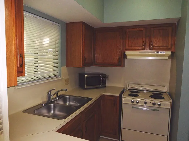 1004 Charlotte St #A — Photo 4