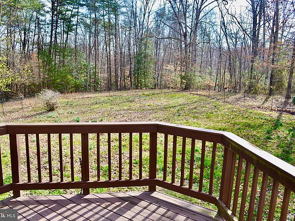 3rd image of 31 Wineberry Ln