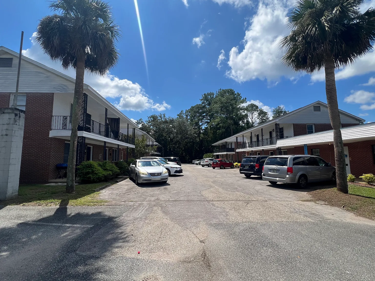 2 bed, 900 sqft, $1,295 — Photo 1