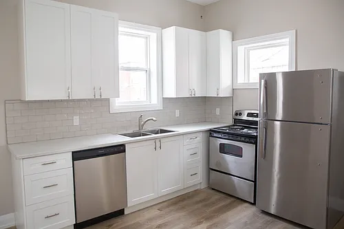 53 Manitoba St #MAIN Photo 1