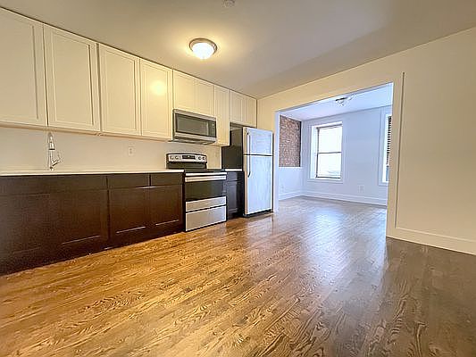 3rd image of 229 W 136th St #1