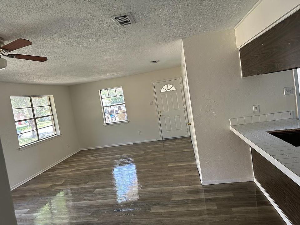 1st image of 3005 Bob O Link Ln