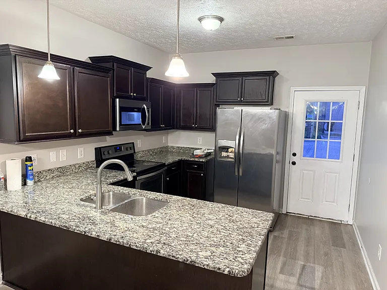 400 Rick McCormick Dr — Photo 8