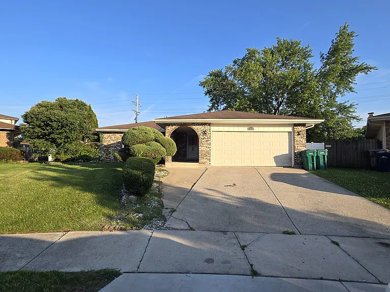17055 Hickory Ct — Photo 3