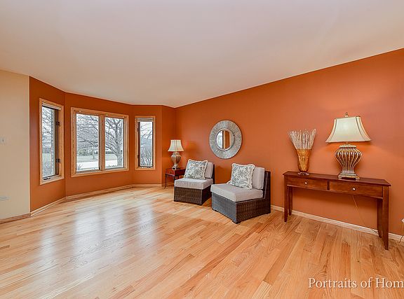4th image of 8100 Edgebrook Ln