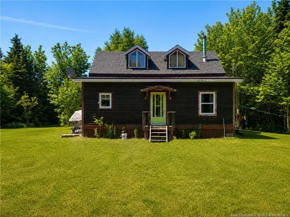 230 Wilson Point Point, Shippagan, NB E8T 4R4