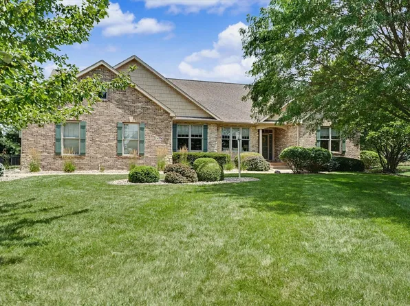 4714 Chestnut Grove Dr, Champaign, IL 61822