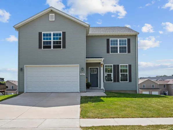 3347 Glenbrook Cir N, Bettendorf, IA 52722