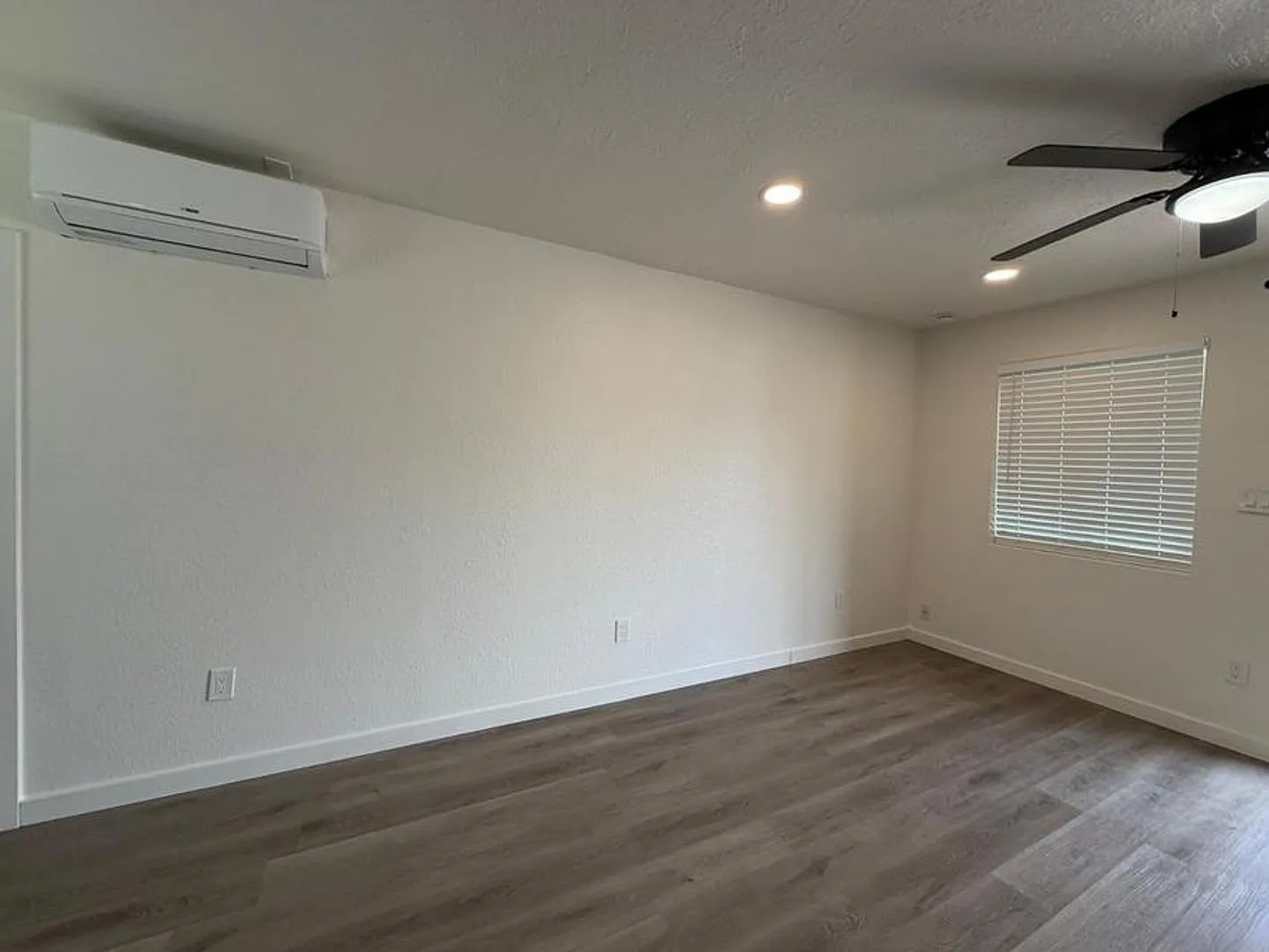 2 Bed 1 Bath Remodeled Unit in North Phoenix — Photo 4
