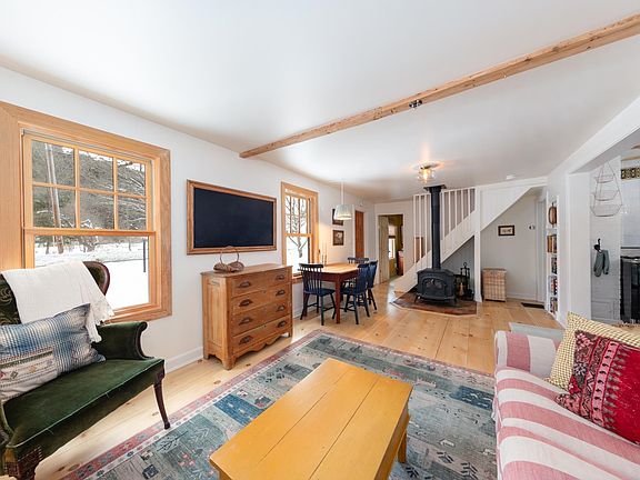 4th image of 1528 Townshend Road