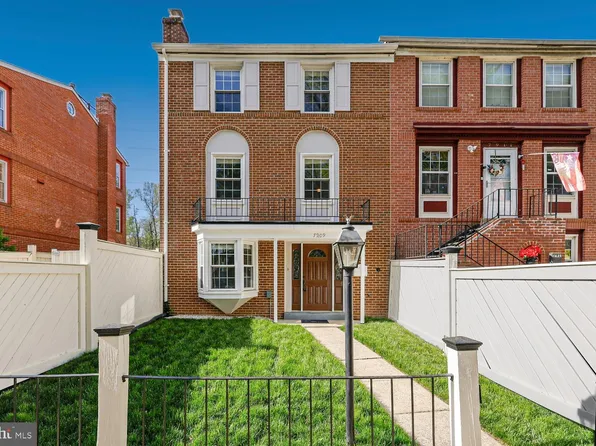 7909 Central Park Cir, Alexandria, VA 22309