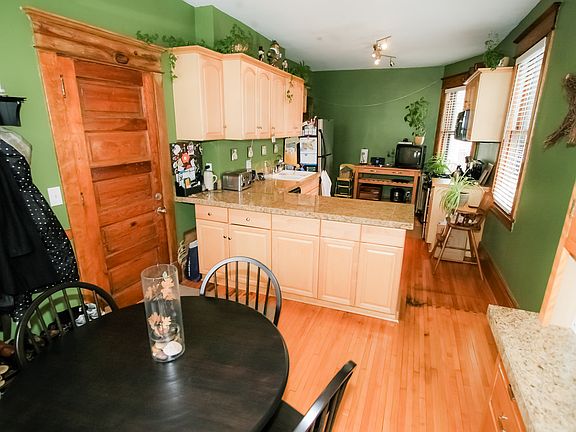 Dining room, private entry