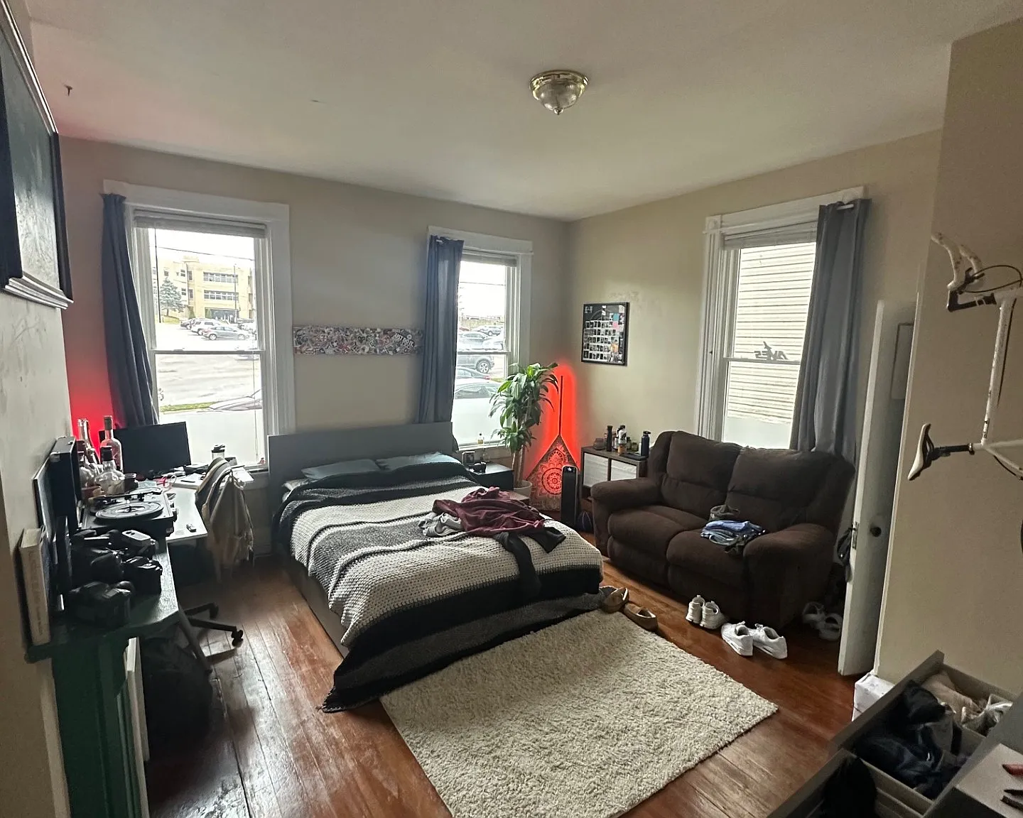 5 bed, 2232 sqft, $3,395 — Photo 4