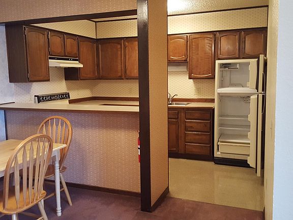 2nd image of 1721 University Ave S APT C21