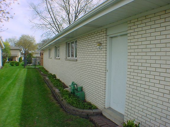 3rd image of 1215 S Highland Ave