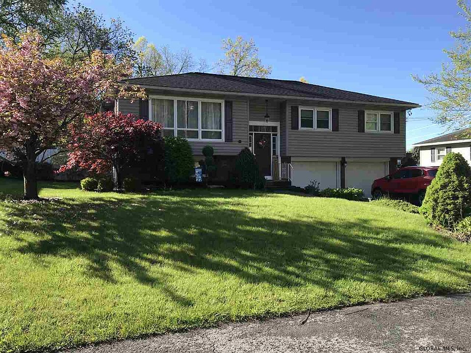 1st image of 28 Gadsen Ct