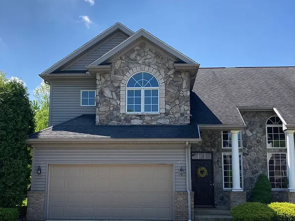 3269 Grey Village Dr, Akron, OH 44319