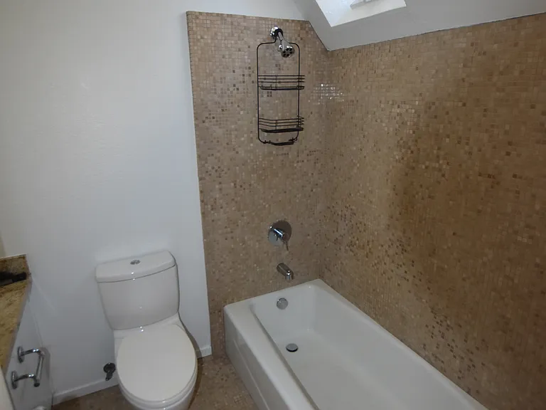 483 Forest Ave #A — Photo 8