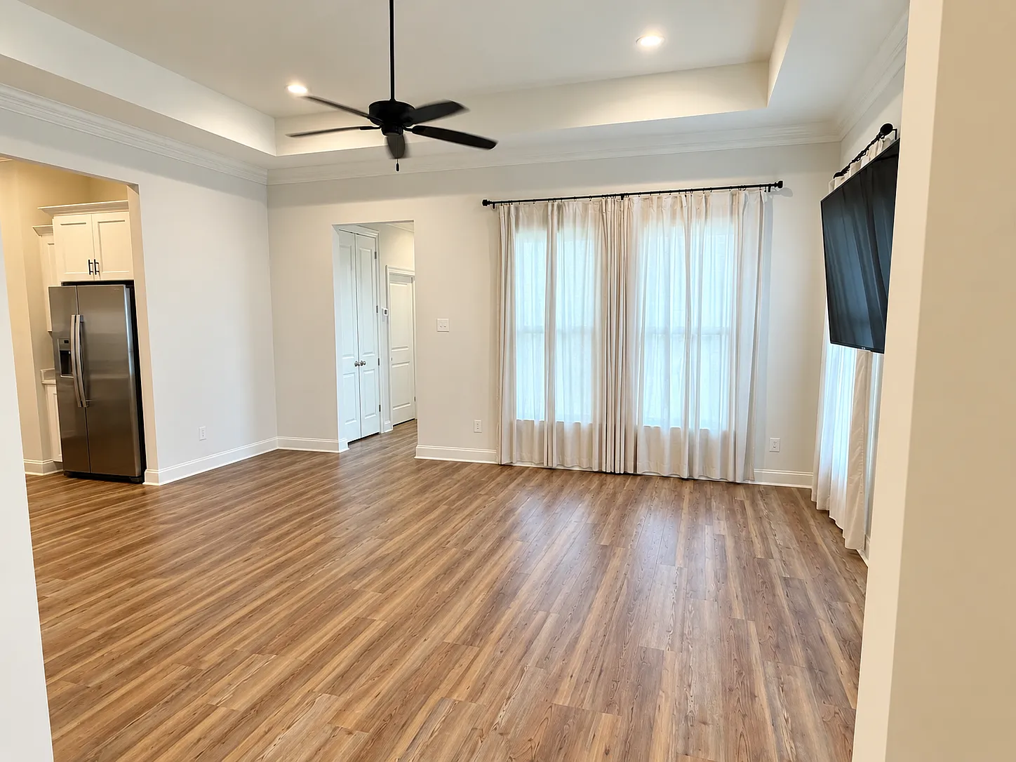 3 bed, 1456 sqft, $1,950 — Photo 3