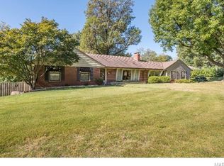 29 Cardigan Dr, Saint Louis, MO