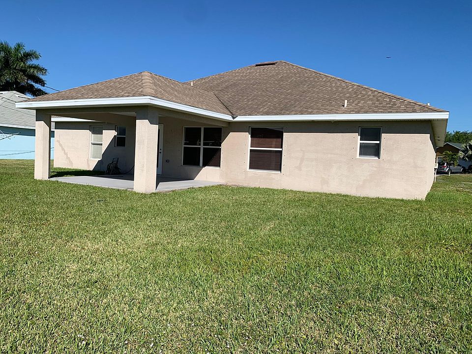 2nd image of 1502 SW Medley Ln