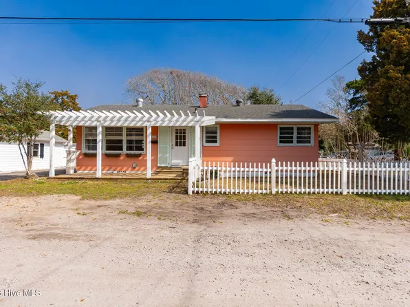 106 Belle Air Street, Beaufort, NC 28516