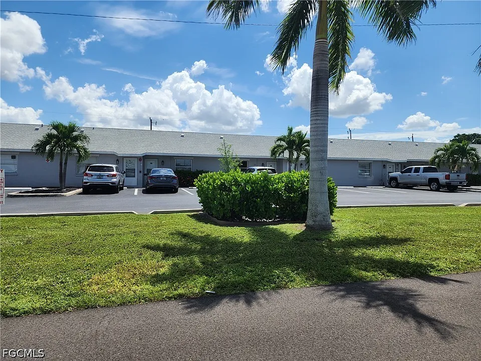 4513 SW 8th Ct #106
