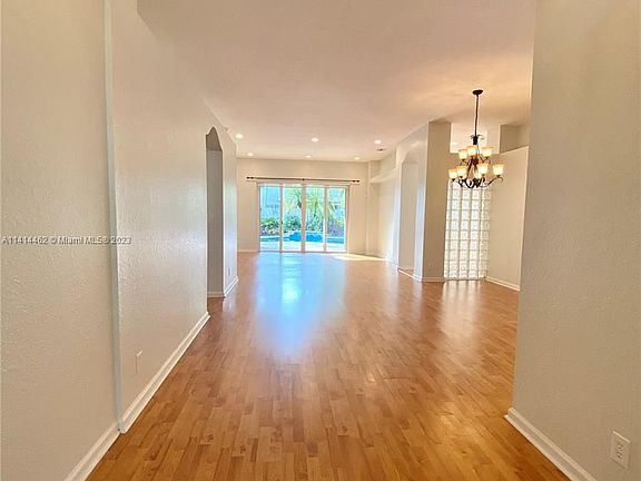 3rd image of 628 SW 168th Ter